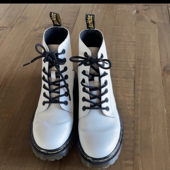 Dr Martens white Luana boots size 8 womens - Picture 2 of 5